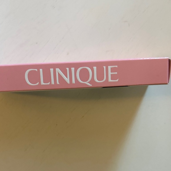 NWOT Clinique Mini Makeup MVP’s Set – Bold Red Lipstick & Black Mascara - Picture 5 of 5